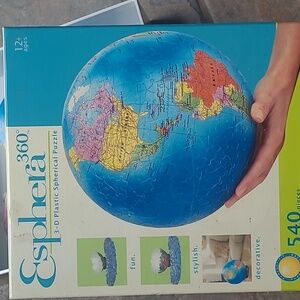 Esphera 360 degree 3D plastic spherical globe 540 piece puzzle